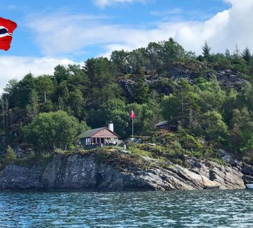 Norsyn, the waterfront cottage with boat access