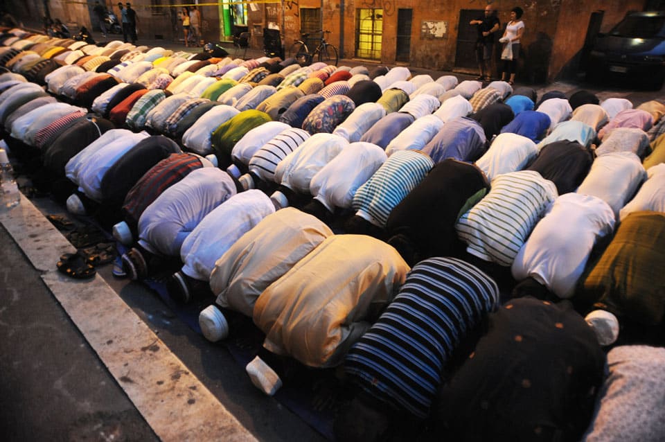 muslim praying